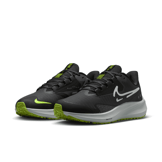 Nike Air Zoom Pegasus 39 Shield 'Black Dark Smoke Grey' (W) Angle 3