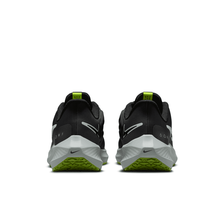 Nike Air Zoom Pegasus 39 Shield 'Black Dark Smoke Grey' (W) Angle 4