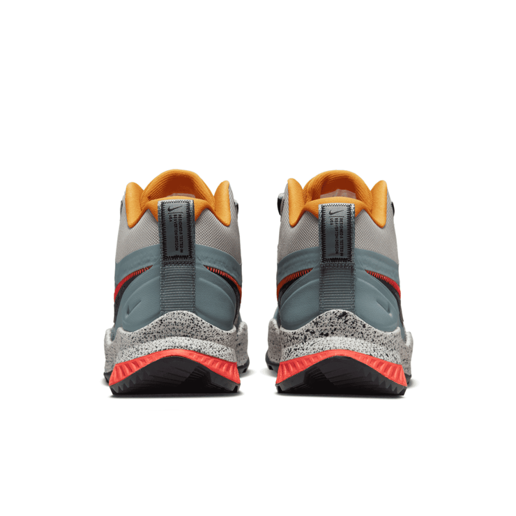 Nike React SFB Carbon Mid 'Blue Crimson' Angle 4