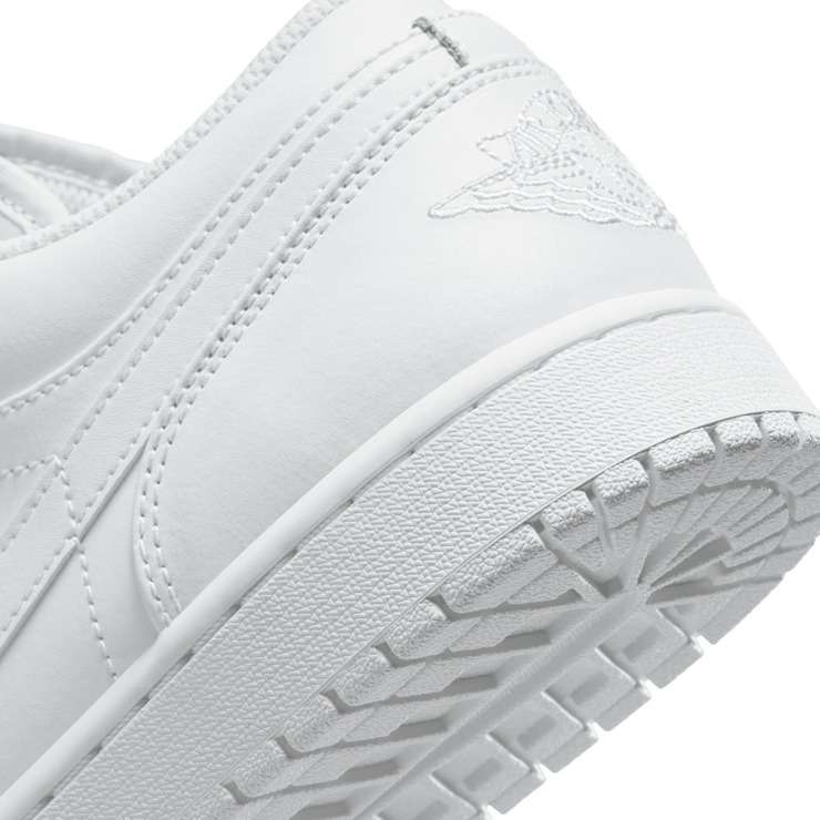 Air Jordan 1 Low 'Triple White' 2022 Angle 6