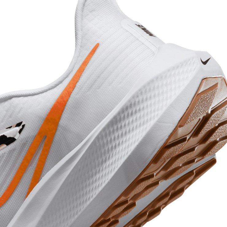 Nike Air Zoom Pegasus 39 'White Leopard' (W) Angle 6