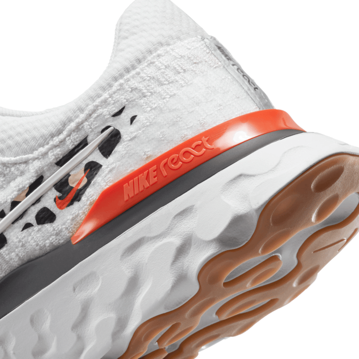 Nike React Infinity Run Flyknit 3 'Leopard' (W) Angle 6