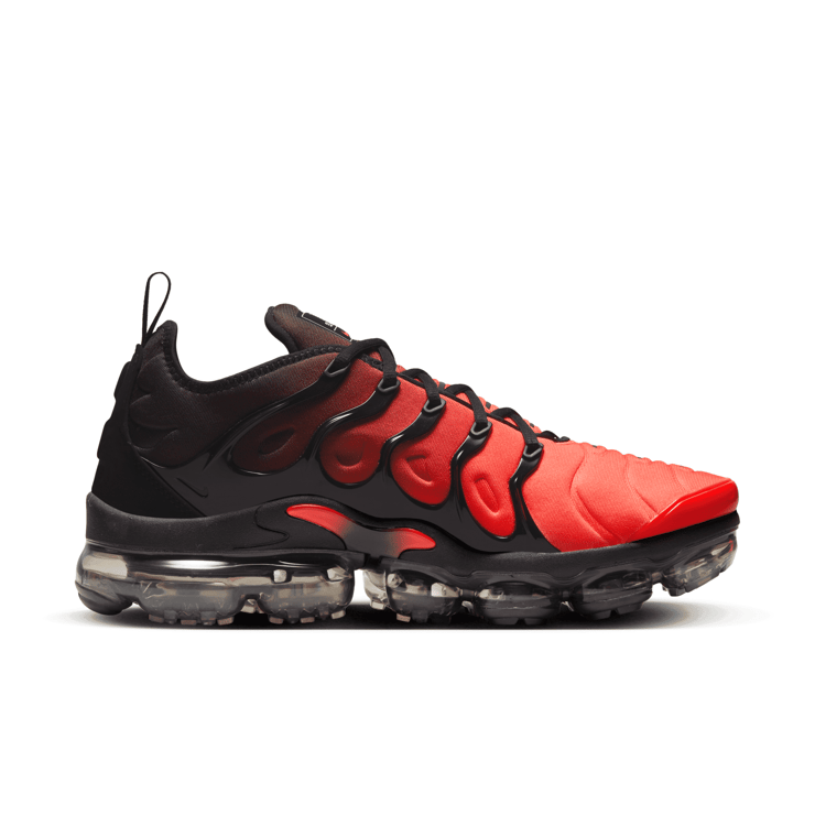 Nike Air VaporMax Plus 'Black Crimson Gradient' Angle 1