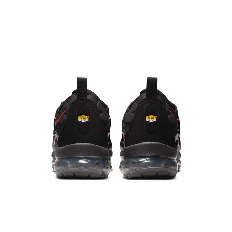 Nike Air VaporMax Plus 'Black Crimson Gradient' Angle 4