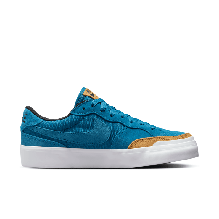 Nike SB Zoom Pogo Plus Premium SB 'Green Abyss' Angle 1