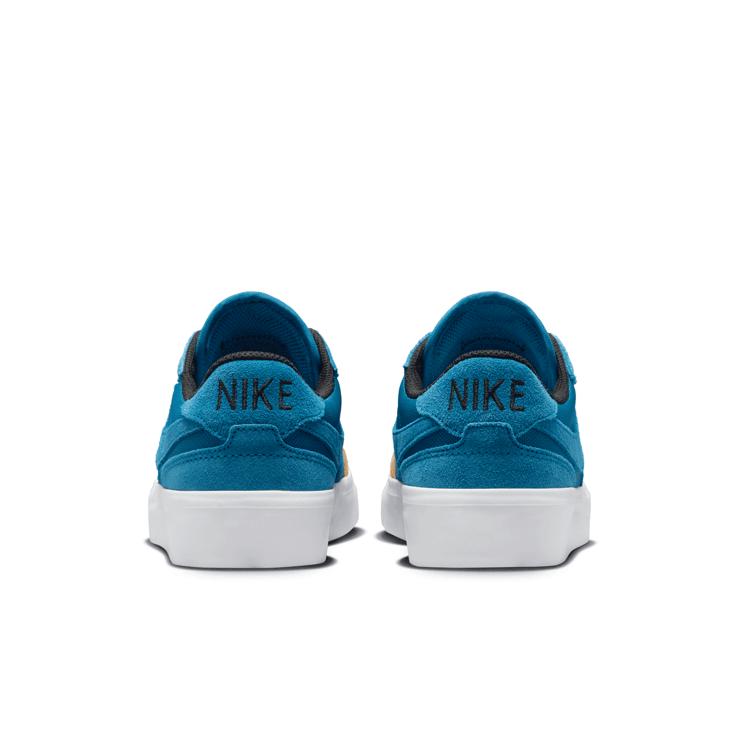 Nike SB Zoom Pogo Plus Premium SB 'Green Abyss' Angle 4