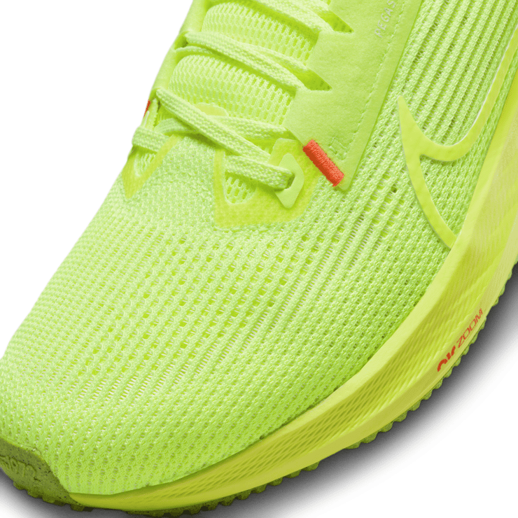 Nike Air Zoom Pegasus 40 'Volt' (W) Angle 5