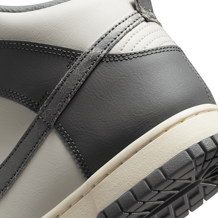 Nike Dunk High Vintage Light Bone Angle 5