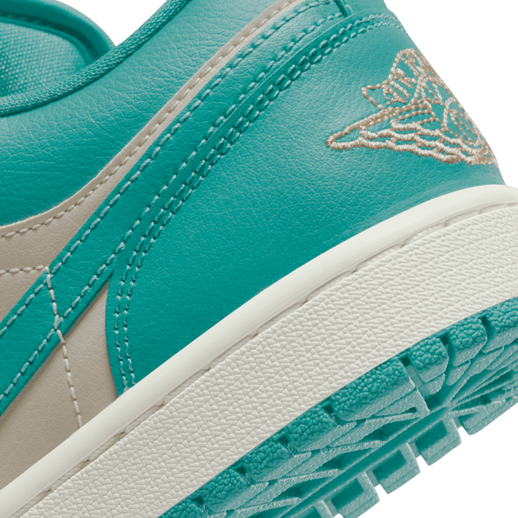 Jordan 1 Low Tropical Teal (W) Angle 5