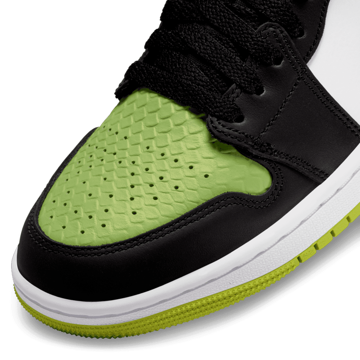 Jordan 1 Low Snakeskin Vivid Green (W) Angle 4