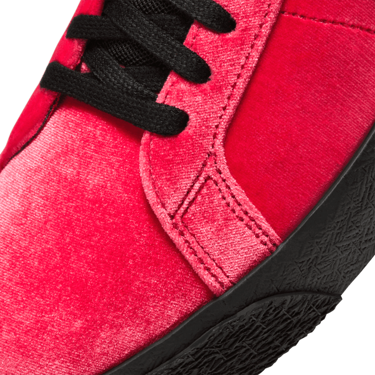 Nike SB Zoom Blazer Mid Kevin and Hell "Hell" Angle 4