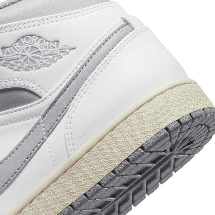 Jordan 1 Mid White Stealth Angle 5