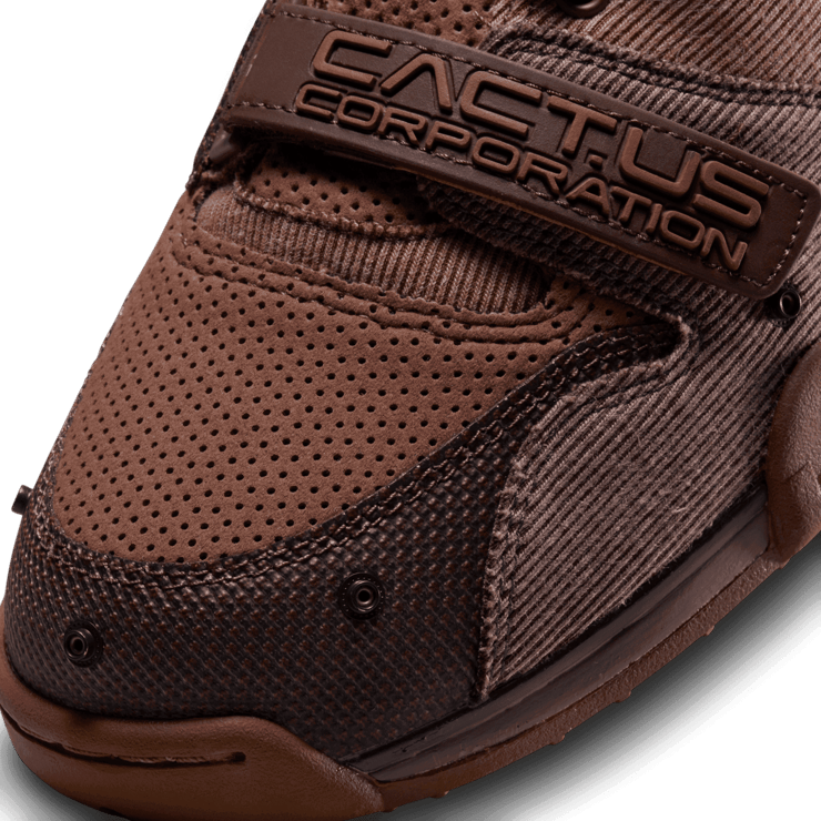 Nike Air Trainer 1 Travis Scott Light Chocolate Angle 1