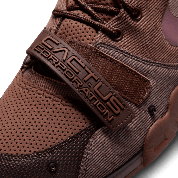Nike Air Trainer 1 Travis Scott Light Chocolate Angle 3