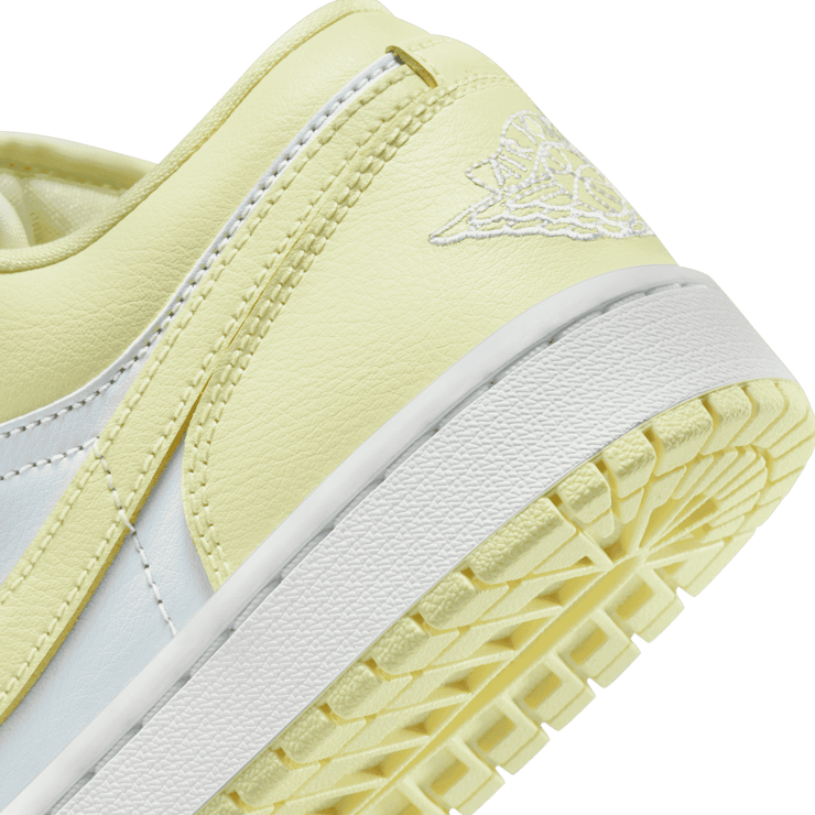 Jordan 1 Low Lemonade (W) Angle 5