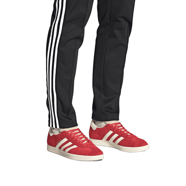 adidas Gazelle 'Glory Red' Angle 0