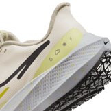 Nike Air Zoom Pegasus 39 Shield 'Pale Ivory Luminous Green' (W) Angle 6
