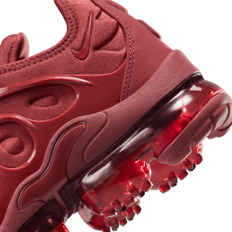 Nike Air VaporMax Plus 'Burgundy' Angle 3