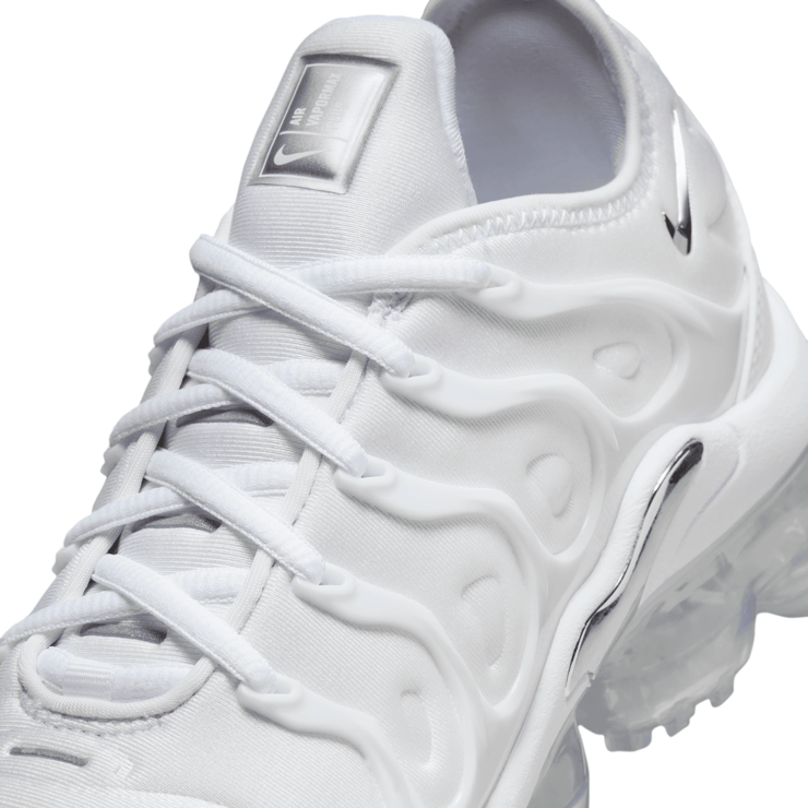 Nike Air VaporMax Plus Angle 2