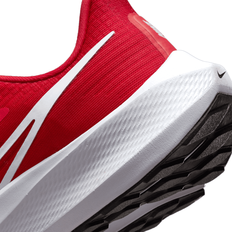 Nike Air Zoom Pegasus 39 Turbo 'University Red' Angle 4