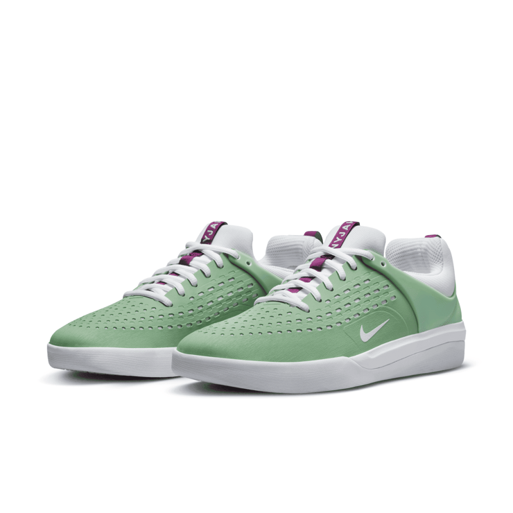 Nike SB Zoom Nyjah 3 SB 'Enamel Green' Angle 3