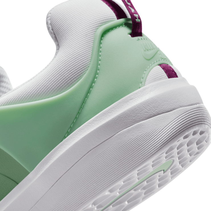 Nike SB Zoom Nyjah 3 SB 'Enamel Green' Angle 6