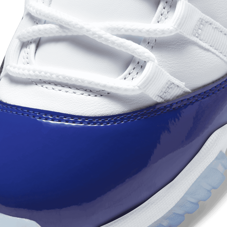 Air Jordan 11 Retro Low White Concord (W) Angle 4