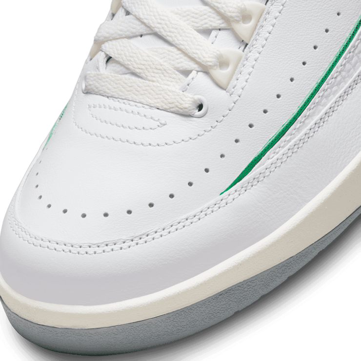 Air Jordan 2 Retro Lucky Green Angle 4