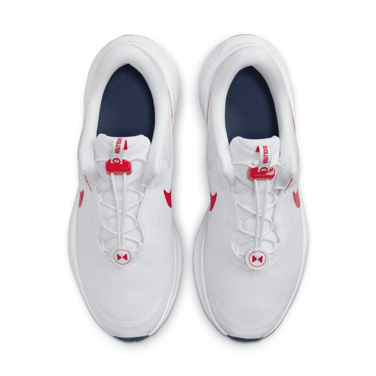 Nike Revolution 7 EasyOn Road Angle 2