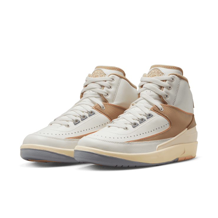 Air Jordan 2 Retro Craft Muslin (W) Angle 2