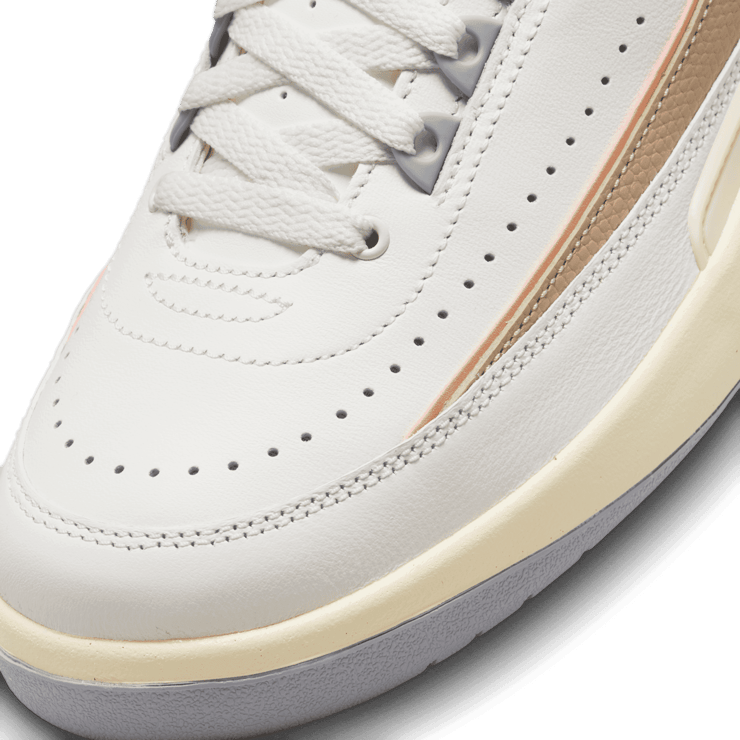 Air Jordan 2 Retro Craft Muslin (W) Angle 4