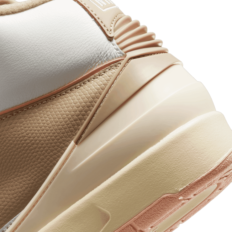 Air Jordan 2 Retro Craft Muslin (W) Angle 5