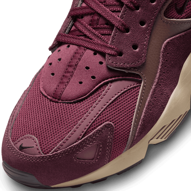 Nike Air Huarache Runner Night Maroon Angle 4