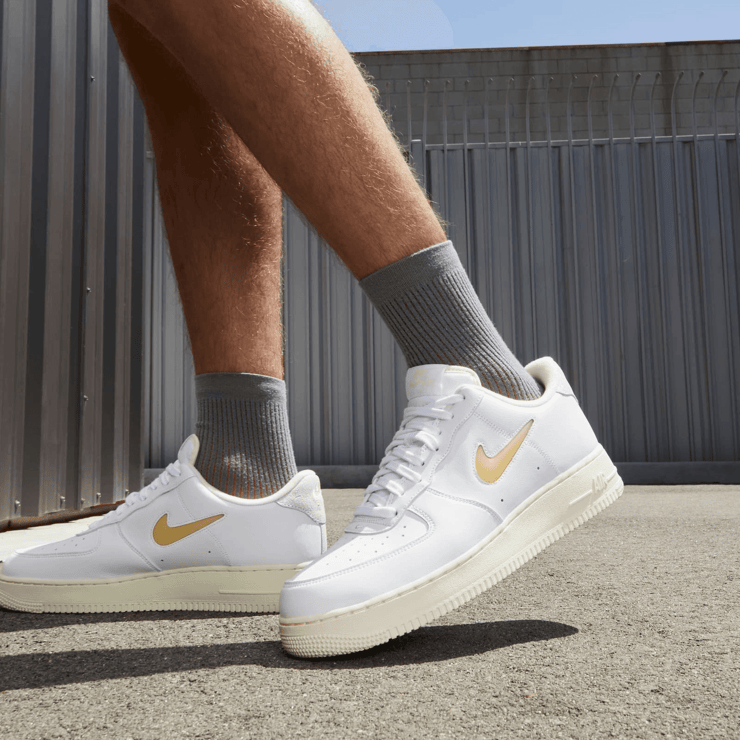 Nike Air Force 1 Pale Vanilla Angle 0