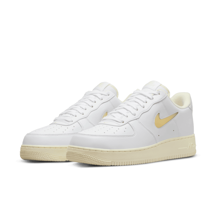 Nike Air Force 1 Pale Vanilla Angle 3