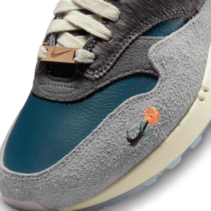 Nike Air Max 1 Kasina Won-Ang Grey Angle 4