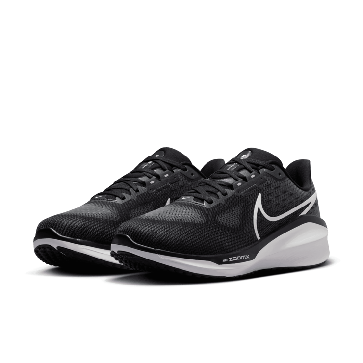 Nike Vomero 17 Road (Extra Wide) Angle 2