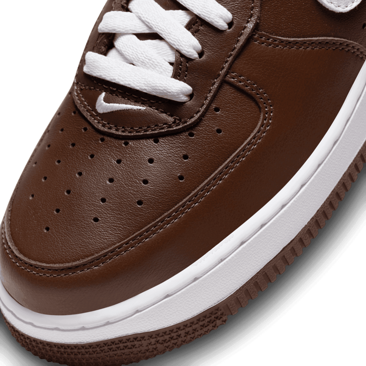 Nike Air Force 1 Low Chocolate Angle 4