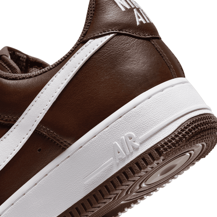 Nike Air Force 1 Low Chocolate Angle 5