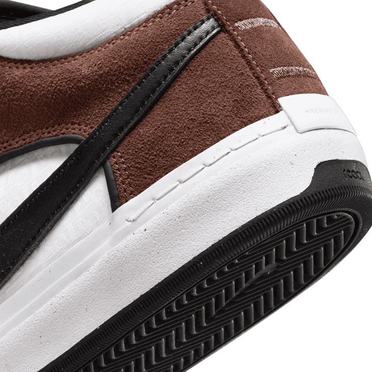 Nike SB React Leo Light Chocolate Angle 5