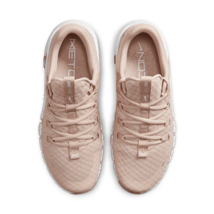 Nike Free Metcon 5 'Pink Oxford' (W) Angle 2