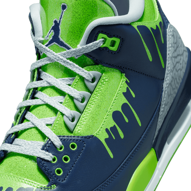 Air Jordan 3 Retro Doernbecher Hugo Covarrubias Molina (2023) Angle 4