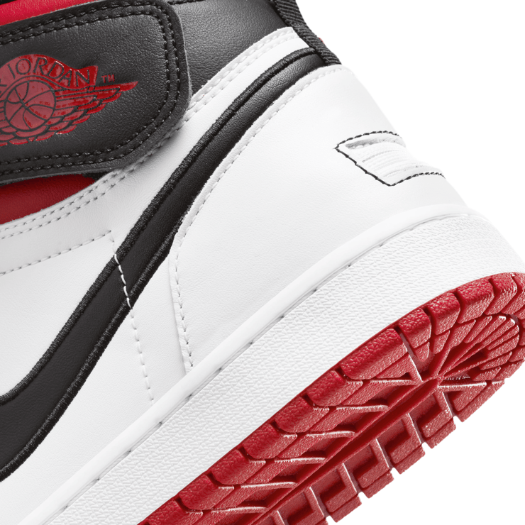 Air Jordan 1 High FlyEase 'Gym Red Black Toe' Angle 2