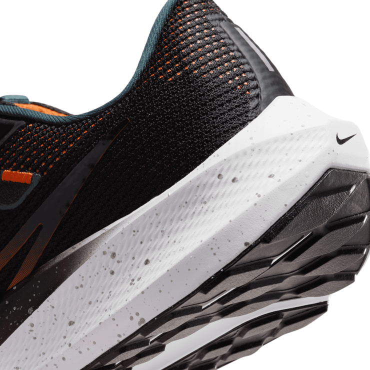 Nike Air Zoom Pegasus 40 'Black Safety Orange' Angle 6