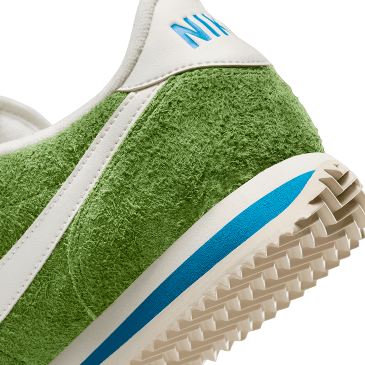 Nike Cortez Vintage Chlorophyll (W) Angle 5
