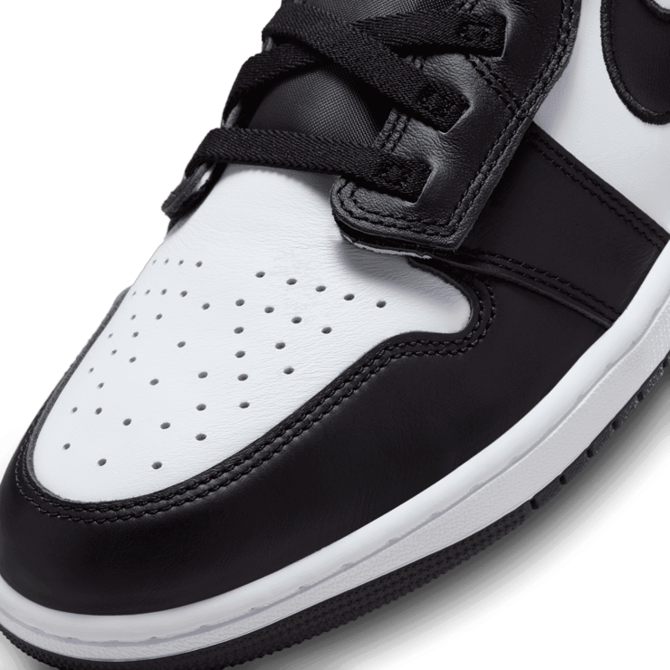 Air Jordan 1 High Flyease Black Toe Grape Angle 4