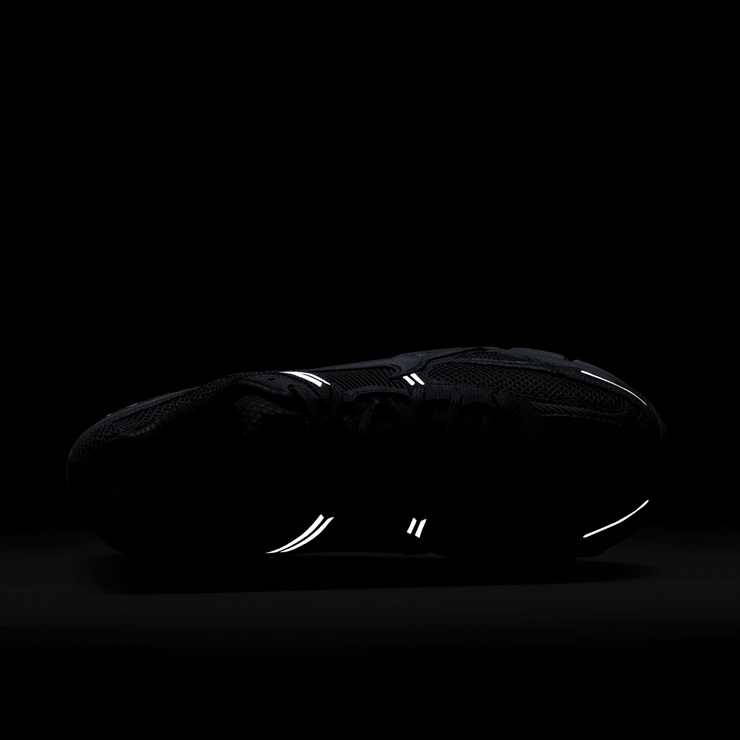 Nike Zoom Vomero 5 Midnight Navy Angle 6