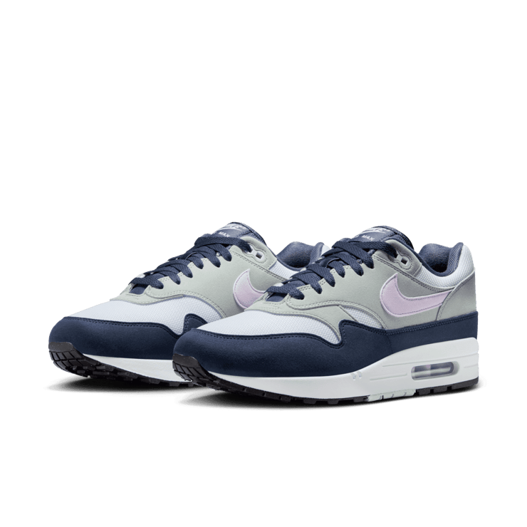 Nike Air Max 1 Football Grey Lilac Bloom Angle 3