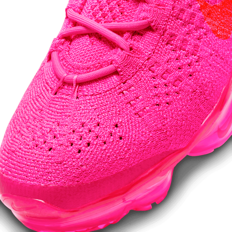 Nike Air VaporMax 2023 Flyknit 'Pink Blast' (W) Angle 4