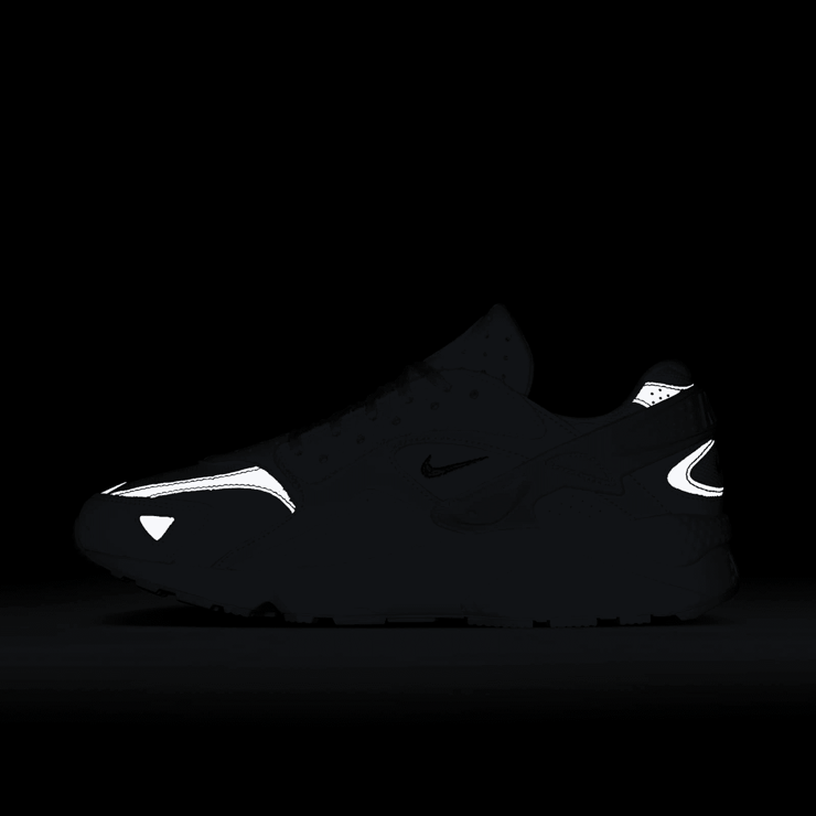 Nike Air Huarache Runner Photon Dust University Red Angle 9